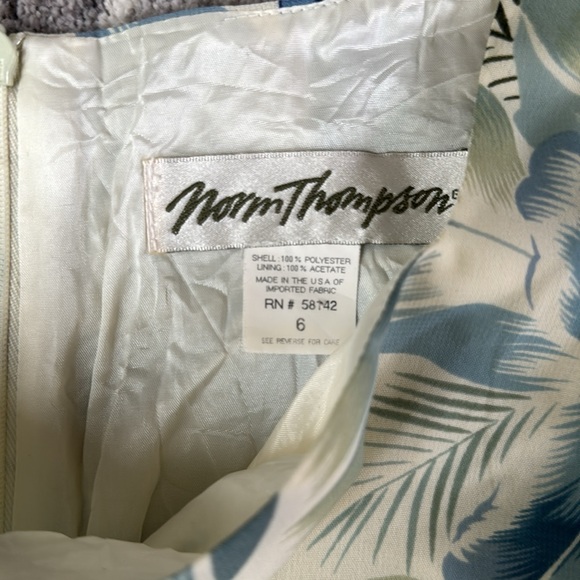 Norm Thompson Sleeveless hawaain print Dress - Picture 4 of 7